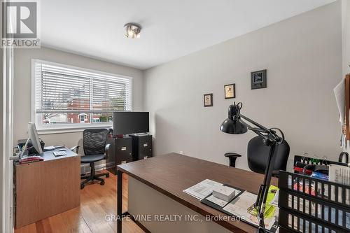 102 Donald Street, Ottawa, ON - Indoor Photo Showing Office