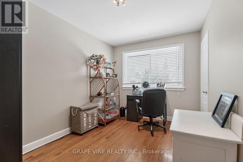 102 Donald Street, Ottawa, ON - Indoor Photo Showing Office