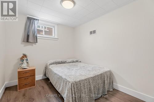 102 Donald Street, Ottawa, ON - Indoor Photo Showing Bedroom