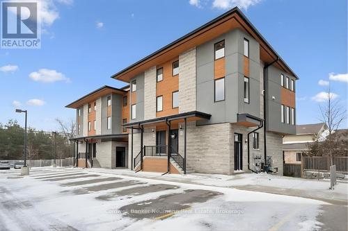 8 - 32 ARKELL ROAD  Guelph (Kortright East), ON N1L 0L4