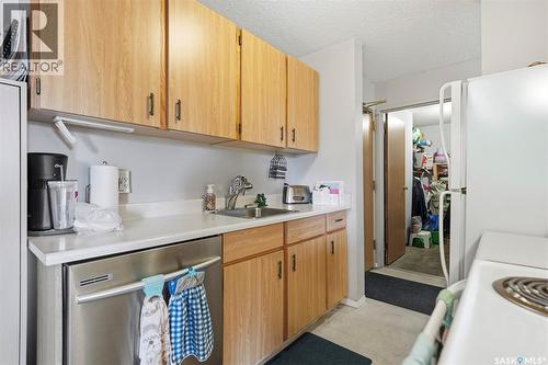 1031 425 115Th Street E, Saskatoon, SK - Indoor Photo Showing Kitchen