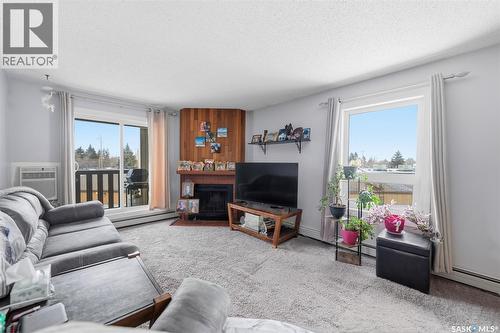 1031 425 115Th Street E, Saskatoon, SK - Indoor Photo Showing Living Room