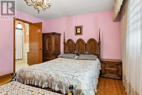 1400 Bough Beeches Boulevard, Mississauga, ON - Indoor Photo Showing Bedroom