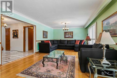 1400 Bough Beeches Boulevard, Mississauga, ON - Indoor Photo Showing Living Room