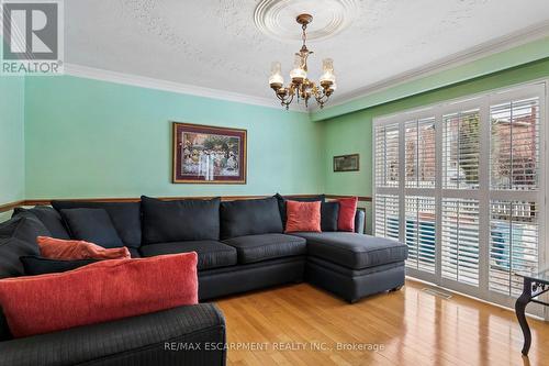 1400 Bough Beeches Boulevard, Mississauga, ON - Indoor Photo Showing Living Room