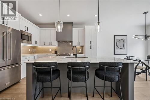 58 Walker Road, Ingersoll, ON - Indoor Photo Showing Kitchen With Stainless Steel Kitchen With Upgraded Kitchen