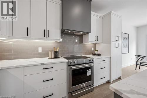 58 Walker Road, Ingersoll, ON - Indoor Photo Showing Kitchen With Upgraded Kitchen