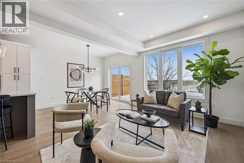 58 Walker Road, Ingersoll, ON - Indoor Photo Showing Living Room