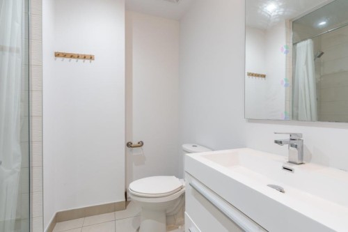 Salle de bains - 1903-405 Rue De La Concorde, Montréal (Ville-Marie), QC - Indoor Photo Showing Bathroom