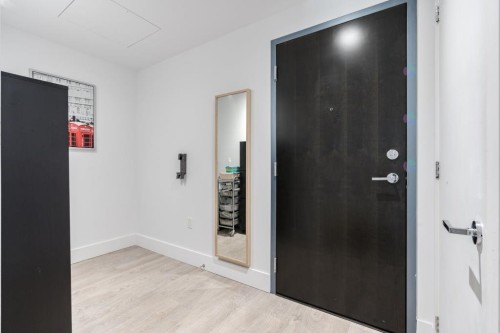 Hall d'entrée/Vestibule - 1903-405 Rue De La Concorde, Montréal (Ville-Marie), QC - Indoor Photo Showing Other Room