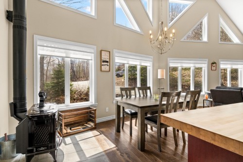 Living Room - 34 Rue Desaulniers, Shefford, QC - Indoor Photo Showing Dining Room