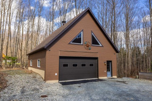 Garage - 34 Rue Desaulniers, Shefford, QC - Outdoor With Exterior