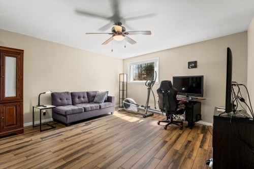 Family Room - 34 Rue Desaulniers, Shefford, QC - Indoor