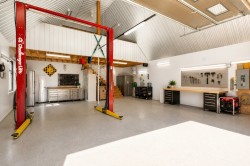Garage - 