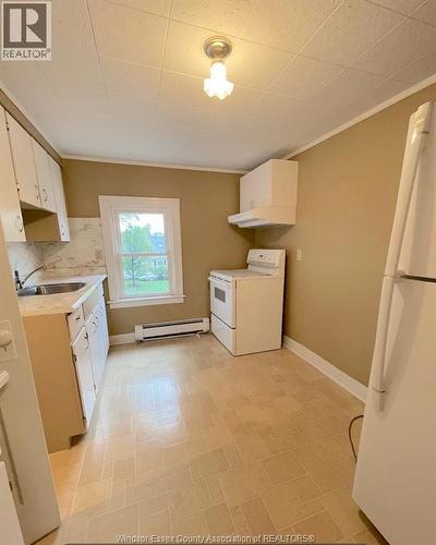 704 Bensette, Windsor, ON - Indoor Photo Showing Laundry Room