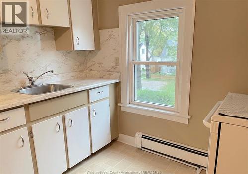 704 Bensette, Windsor, ON - Indoor Photo Showing Kitchen
