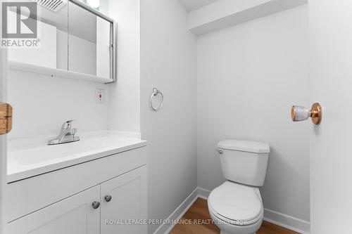 45 Old Sunset Boulevard, Ottawa, ON - Indoor Photo Showing Bathroom