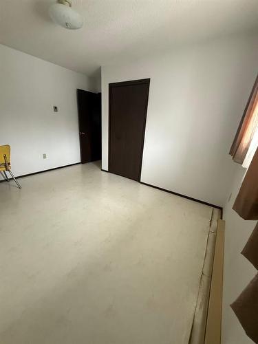 169 3Rd Avenue E, Benito, MB - Indoor Photo Showing Other Room