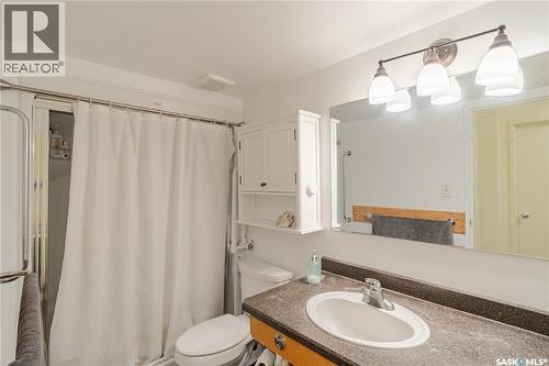 329 65 Westfield Drive, Regina, SK - Indoor Photo Showing Bathroom