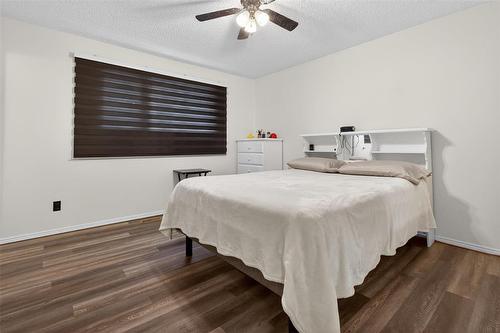 33031 27E Road E, Kleefeld, MB - Indoor Photo Showing Bedroom