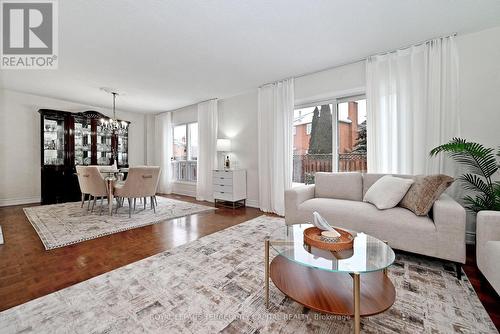 69 Wade Gate, Vaughan, ON - Indoor Photo Showing Living Room