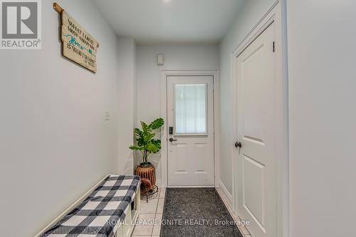 5637 Evelyn Lane, Burlington, ON - Indoor Photo Showing Other Room