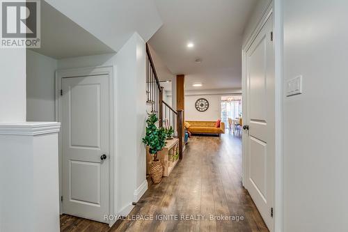 5637 Evelyn Lane, Burlington, ON - Indoor Photo Showing Other Room