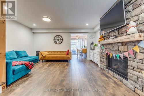 5637 Evelyn Lane, Burlington, ON - Indoor Photo Showing Living Room With Fireplace