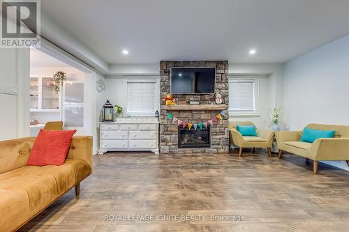 5637 Evelyn Lane, Burlington, ON - Indoor Photo Showing Living Room With Fireplace