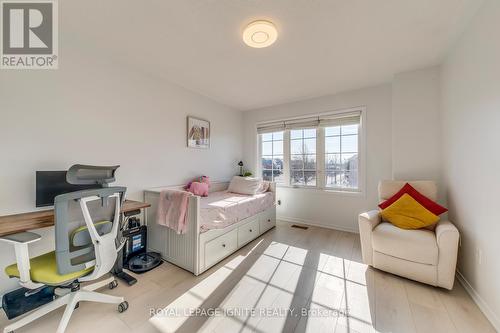 5637 Evelyn Lane, Burlington, ON - Indoor Photo Showing Bedroom