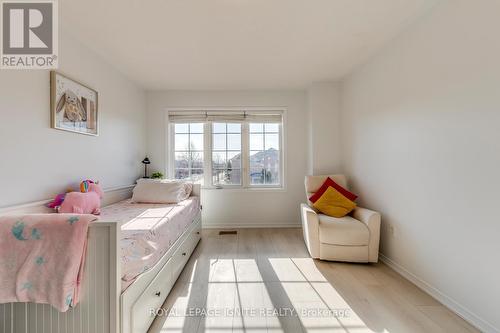 5637 Evelyn Lane, Burlington, ON - Indoor Photo Showing Bedroom