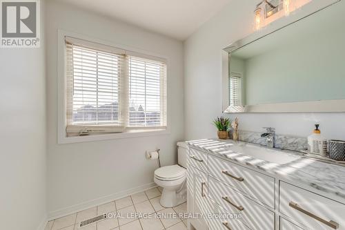 5637 Evelyn Lane, Burlington, ON - Indoor Photo Showing Bathroom