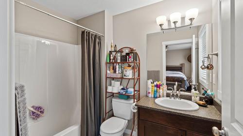 56-2860 Valleyview Drive, Kamloops, BC - Indoor Photo Showing Bathroom