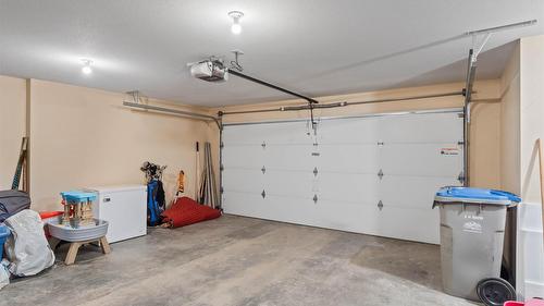 56-2860 Valleyview Drive, Kamloops, BC - Indoor Photo Showing Garage
