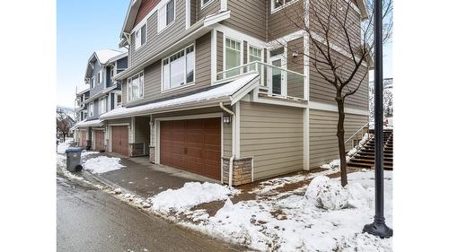 56-2860 Valleyview Drive, Kamloops, BC - Outdoor