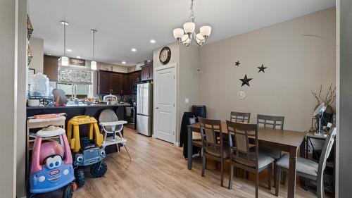 56-2860 Valleyview Drive, Kamloops, BC - Indoor Photo Showing Dining Room