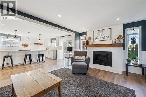 3 Alona Avenue, Cambridge, ON - Indoor Photo Showing Living Room With Fireplace