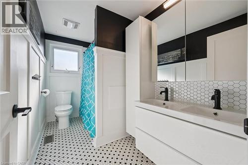 3 Alona Avenue, Cambridge, ON - Indoor Photo Showing Bathroom