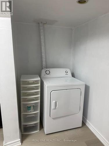 826 Winterton Way, Mississauga, ON - Indoor Photo Showing Laundry Room