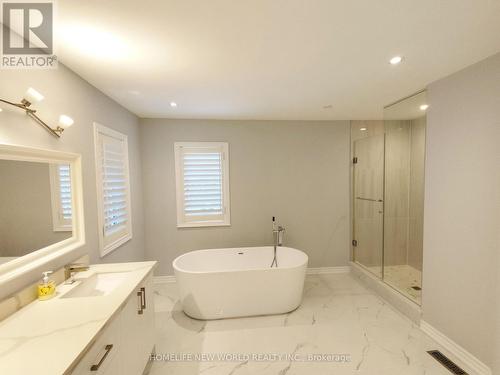 53 Larkmead Crescent, Markham, ON - Indoor Photo Showing Bathroom