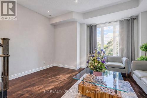 Th6 - 225 South Park Road, Markham, ON - Indoor Photo Showing Living Room