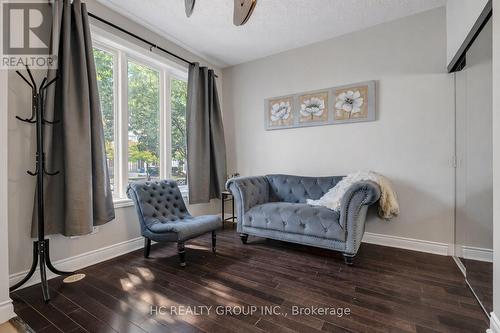 Th6 - 225 South Park Road, Markham, ON - Indoor Photo Showing Living Room
