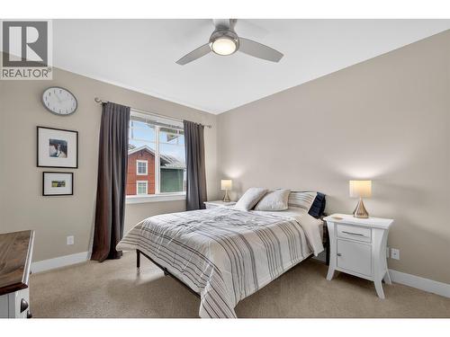 433 Mccarren Avenue Unit# 9, Kelowna, BC - Indoor Photo Showing Bedroom
