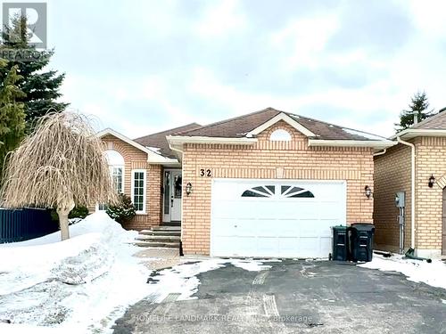 32 SIMMONS CRESCENT  Barrie, ON L4N 7T7