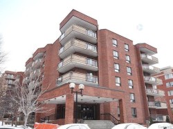 406-525 Rue Lucien-L'Allier Montréal (Ville-Marie), QC H3C 4L3