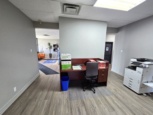 Bureau - 3675 Boul. De La Grande-Allée, Boisbriand, QC - Indoor
