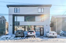 302-66 John Street WBradford West Gwillimbury, ON L3Z 3B2