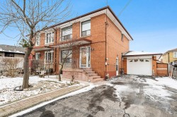8 Sonnet Court  Toronto, ON M6L 1J7