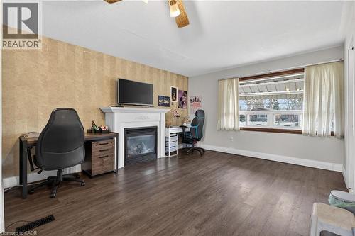 150 Ewen Road Unit# 2, Hamilton, ON - Indoor Photo Showing Living Room With Fireplace