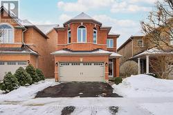 9 MARIPOSA AVENUE  Richmond Hill, ON L4S 2N7